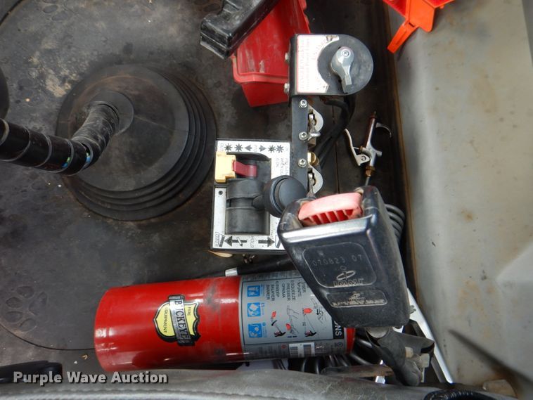 image for item DH5303 2008 Mack Pinnacle CHU semi truck