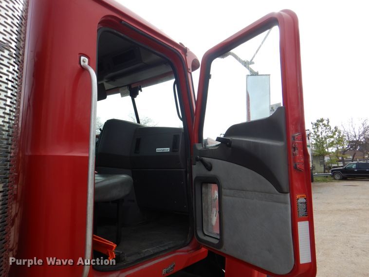 image for item DH5303 2008 Mack Pinnacle CHU semi truck