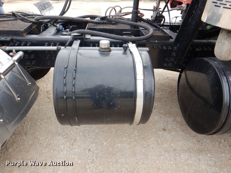 image for item DH5303 2008 Mack Pinnacle CHU semi truck