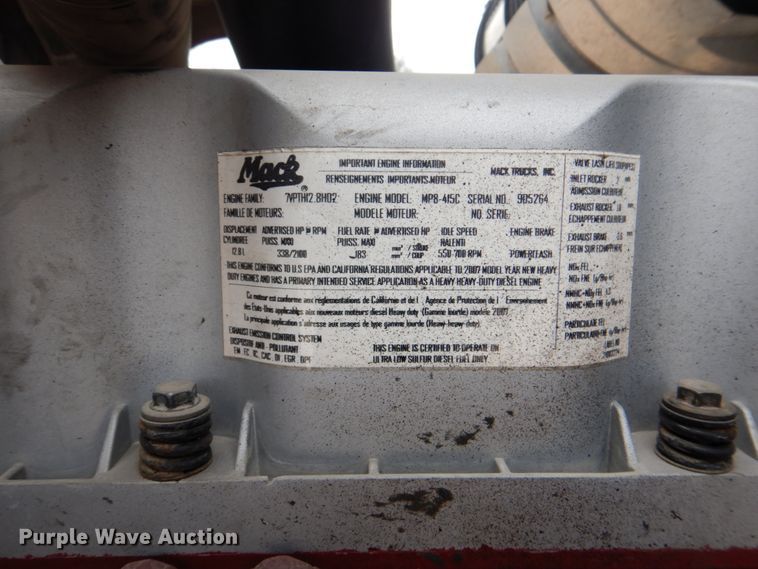 image for item DH5303 2008 Mack Pinnacle CHU semi truck