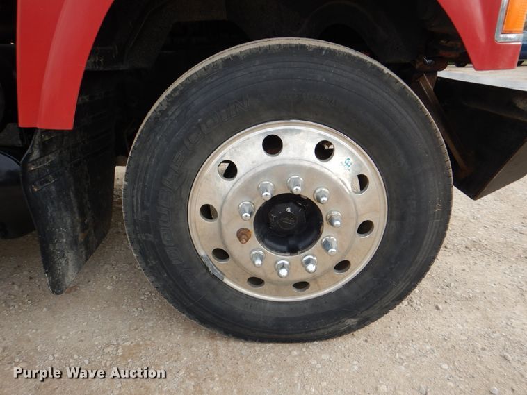 image for item DH5303 2008 Mack Pinnacle CHU semi truck