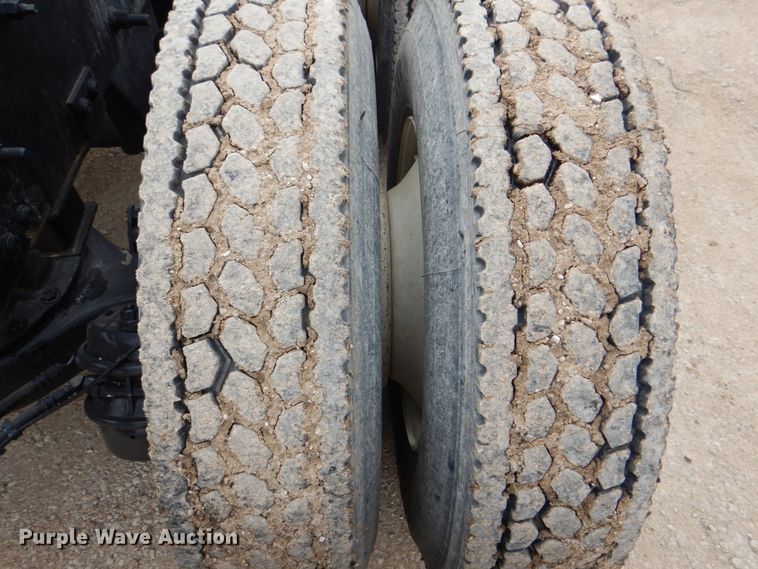 image for item DH5303 2008 Mack Pinnacle CHU semi truck