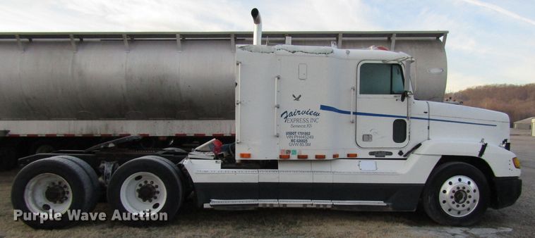 image for item DH8362 1993 Freightliner FLD semi truck