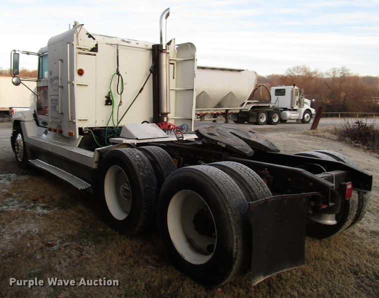 image for item DH8362 1993 Freightliner FLD semi truck