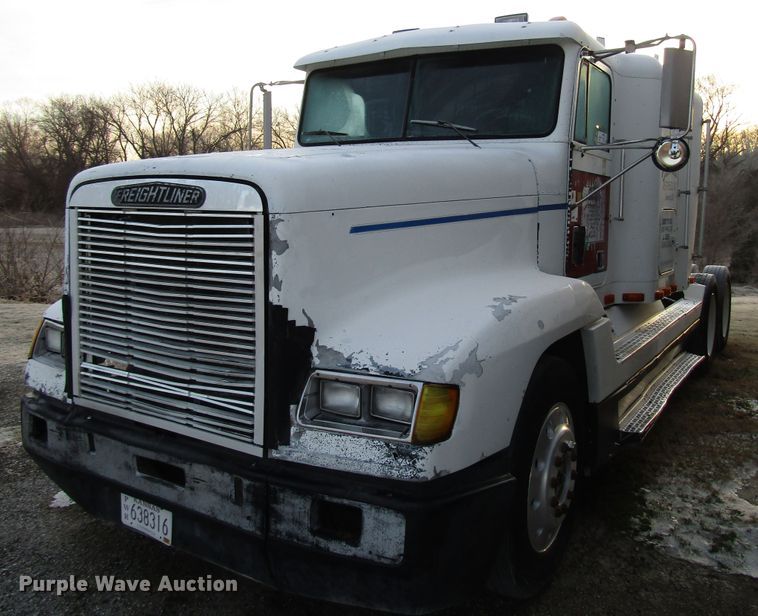 image for item DH8362 1993 Freightliner FLD semi truck