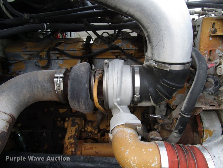 image for item DH8362 1993 Freightliner FLD semi truck