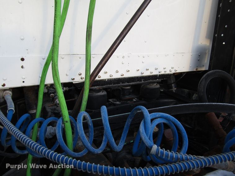 image for item DH8362 1993 Freightliner FLD semi truck