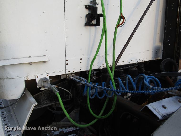 image for item DH8362 1993 Freightliner FLD semi truck