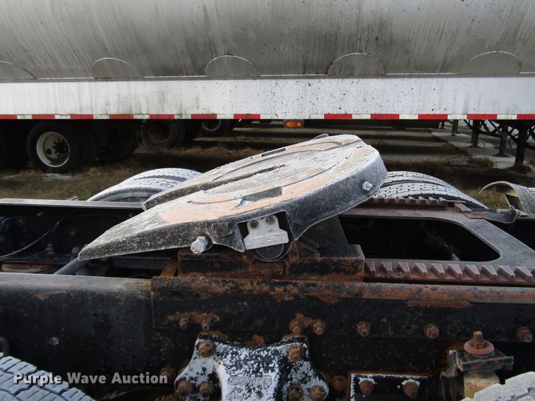 image for item DH8362 1993 Freightliner FLD semi truck