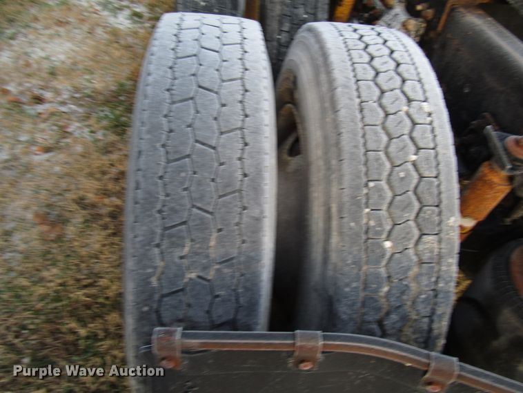 image for item DH8362 1993 Freightliner FLD semi truck