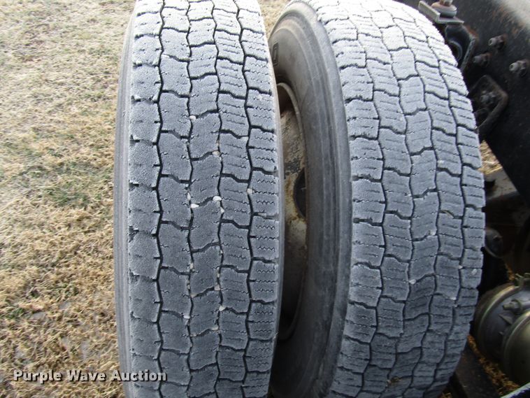 image for item DH8362 1993 Freightliner FLD semi truck