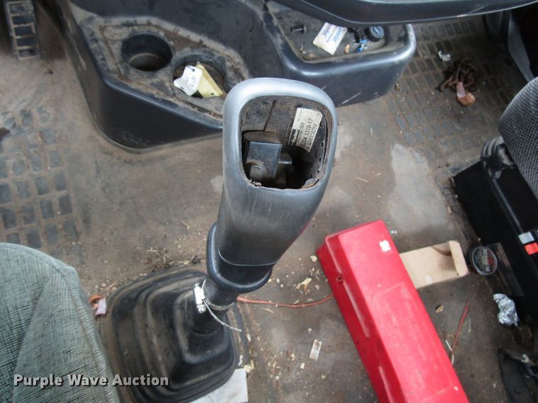 image for item DH8365 1999 Volvo VN semi truck