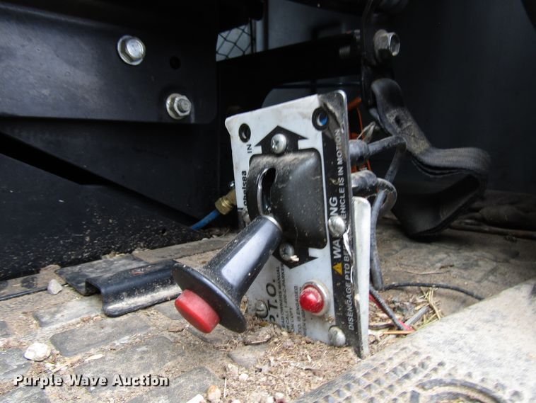 image for item DH8365 1999 Volvo VN semi truck