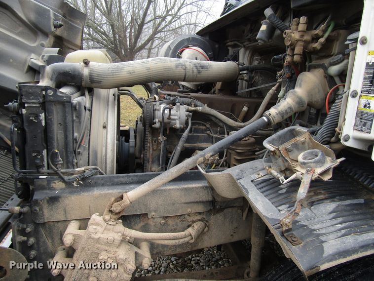 image for item DH8365 1999 Volvo VN semi truck