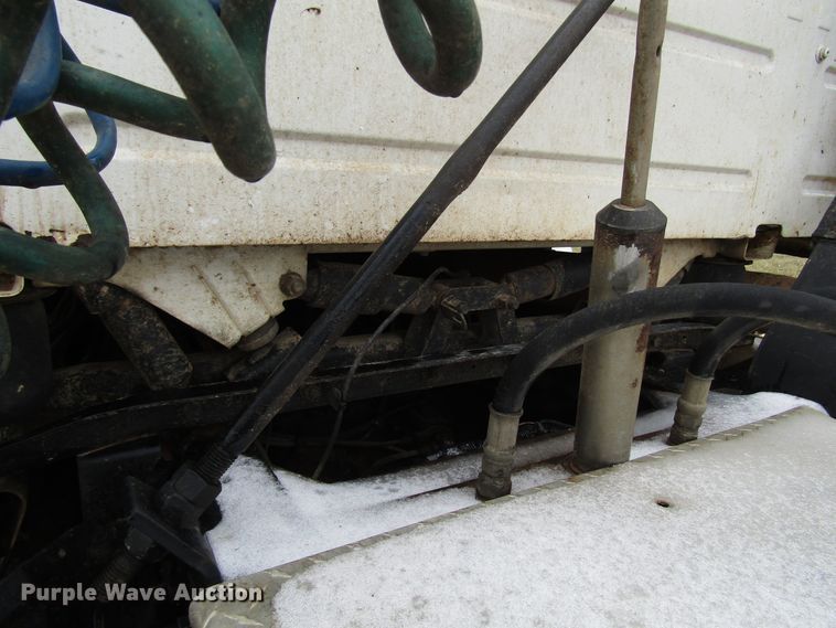 image for item DH8365 1999 Volvo VN semi truck