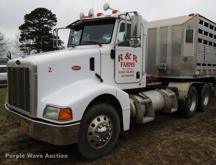 image for item DH8368 2007 Peterbilt 385 semi truck