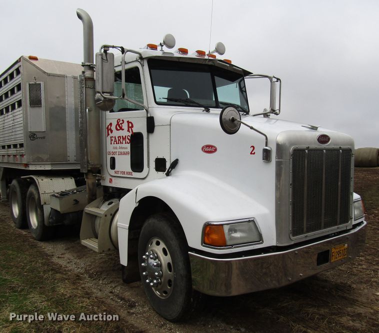 image for item DH8368 2007 Peterbilt 385 semi truck