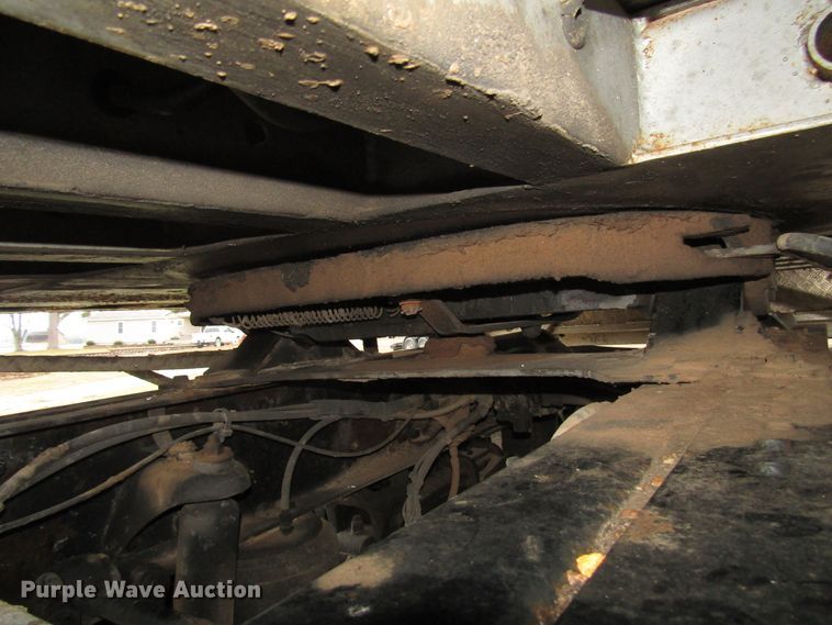 image for item DH8368 2007 Peterbilt 385 semi truck