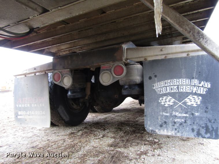 image for item DH8368 2007 Peterbilt 385 semi truck