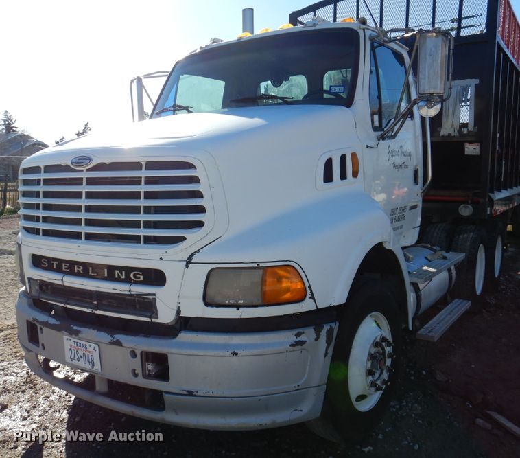 image for item DI0000 2006 Sterling L-Line semi truck