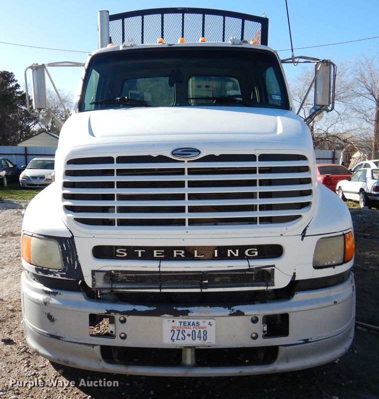image for item DI0000 2006 Sterling L-Line semi truck