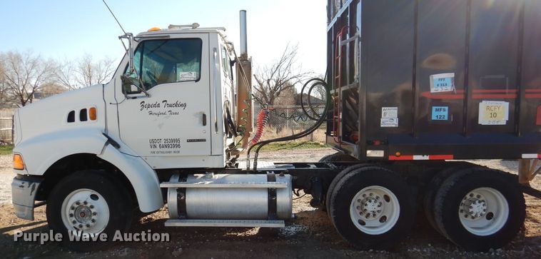 image for item DI0000 2006 Sterling L-Line semi truck