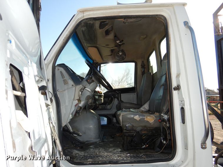 image for item DI0000 2006 Sterling L-Line semi truck