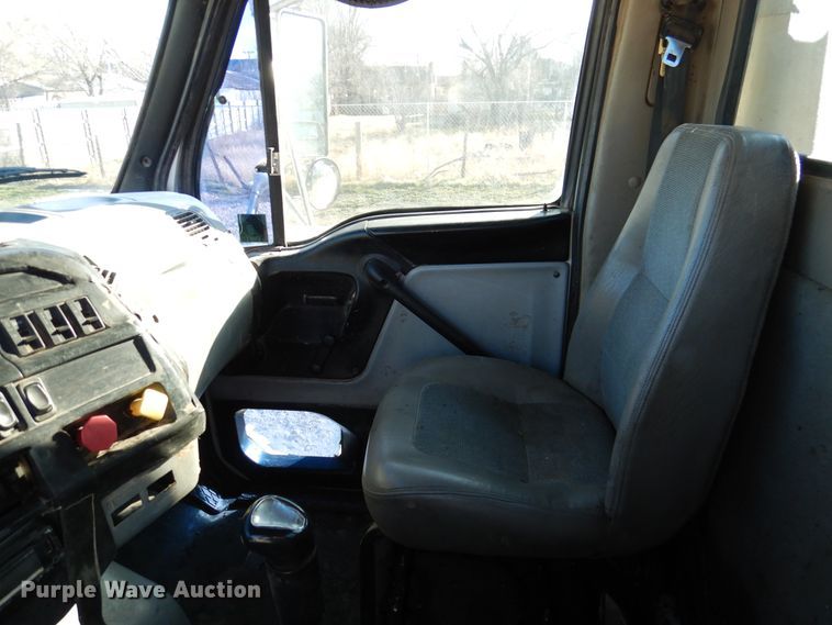 image for item DI0000 2006 Sterling L-Line semi truck