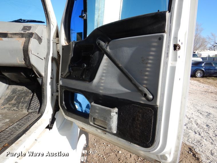 image for item DI0000 2006 Sterling L-Line semi truck