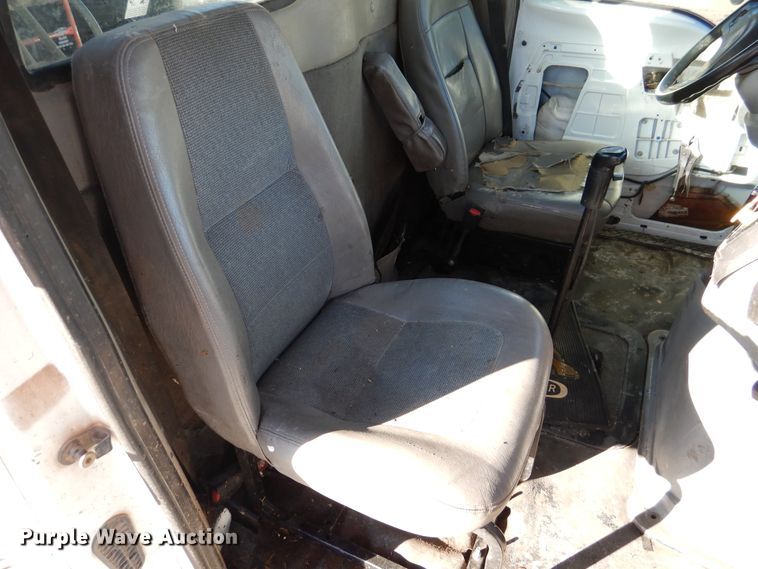 image for item DI0000 2006 Sterling L-Line semi truck