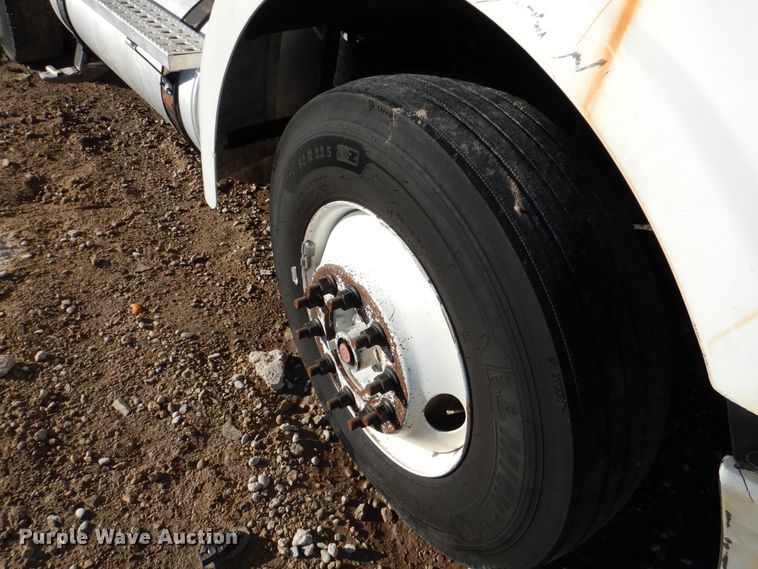 image for item DI0000 2006 Sterling L-Line semi truck