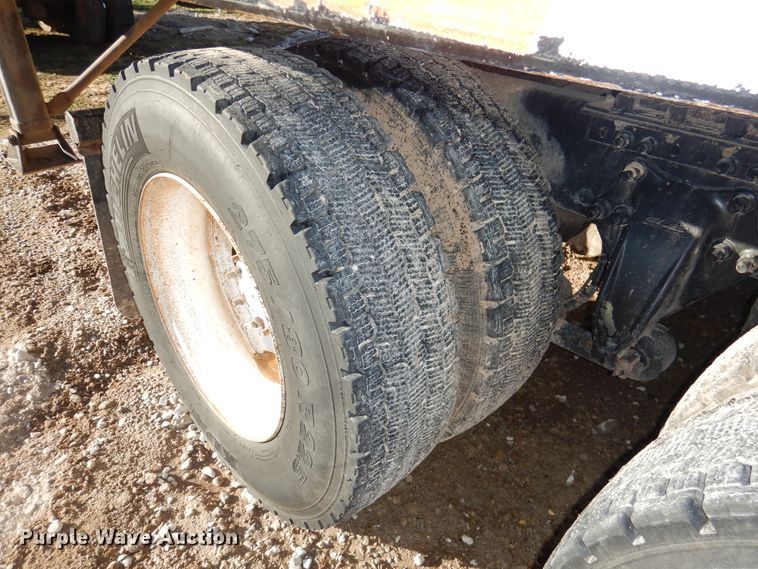 image for item DI0000 2006 Sterling L-Line semi truck