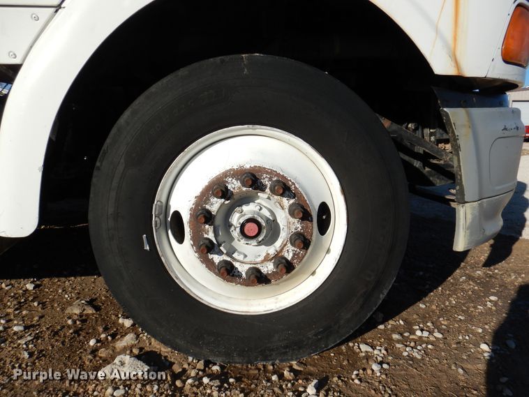 image for item DI0000 2006 Sterling L-Line semi truck