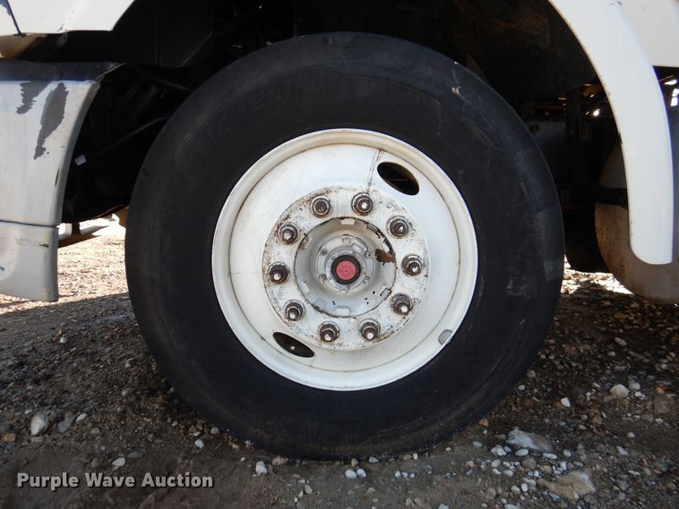 image for item DI0000 2006 Sterling L-Line semi truck