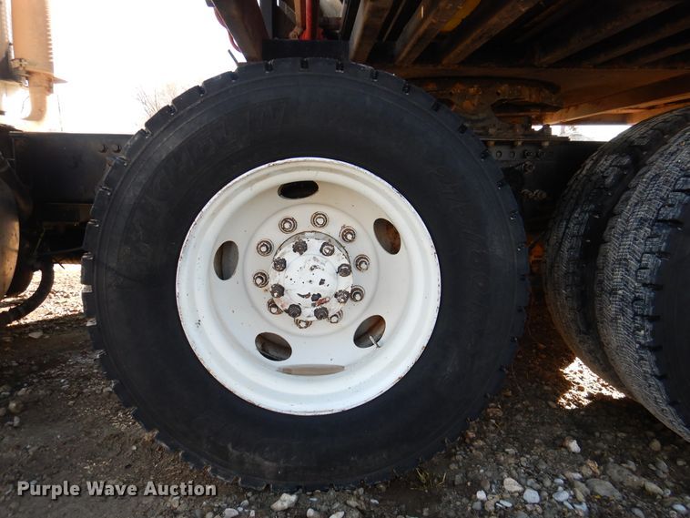 image for item DI0000 2006 Sterling L-Line semi truck