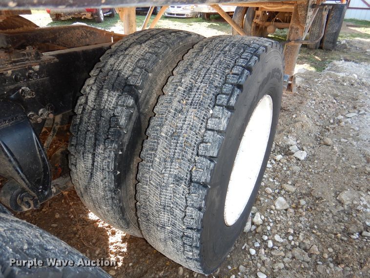 image for item DI0000 2006 Sterling L-Line semi truck