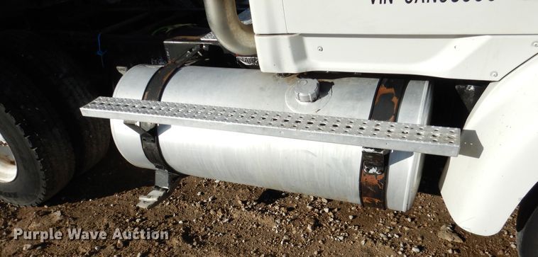 image for item DI0000 2006 Sterling L-Line semi truck