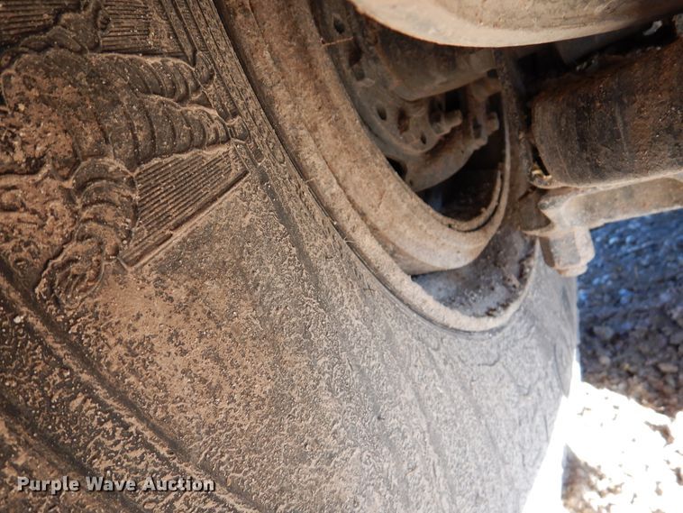 image for item DI0000 2006 Sterling L-Line semi truck