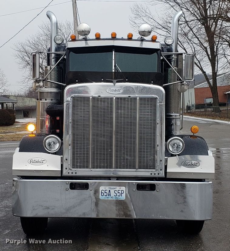 image for item EL9756 1979 Peterbilt 359 semi truck