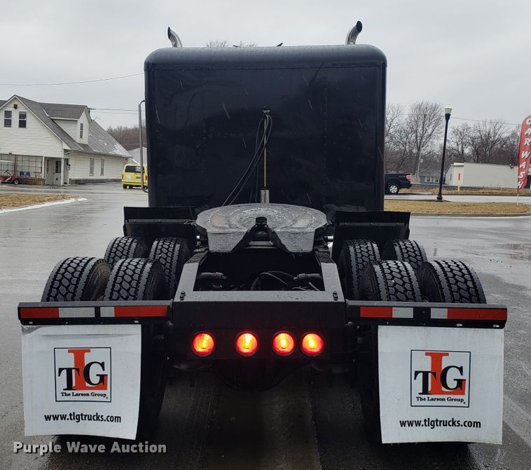 image for item EL9756 1979 Peterbilt 359 semi truck