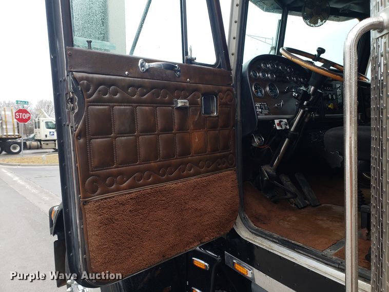 image for item EL9756 1979 Peterbilt 359 semi truck