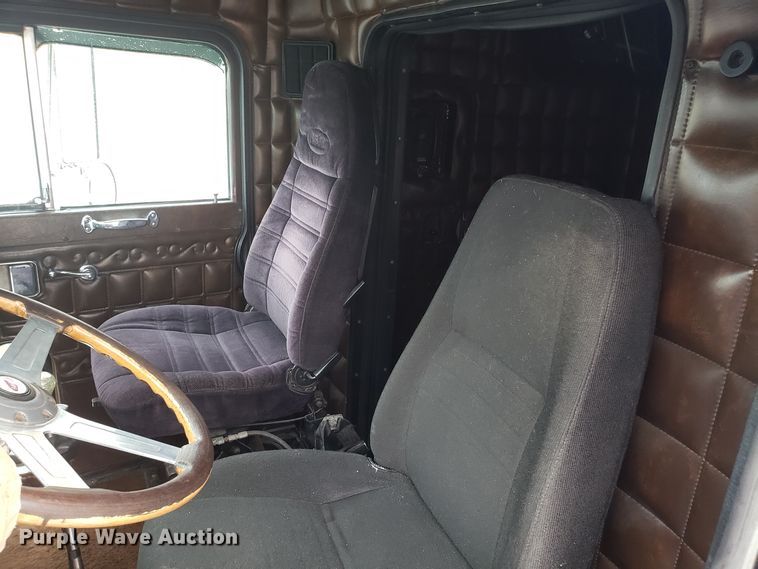 image for item EL9756 1979 Peterbilt 359 semi truck