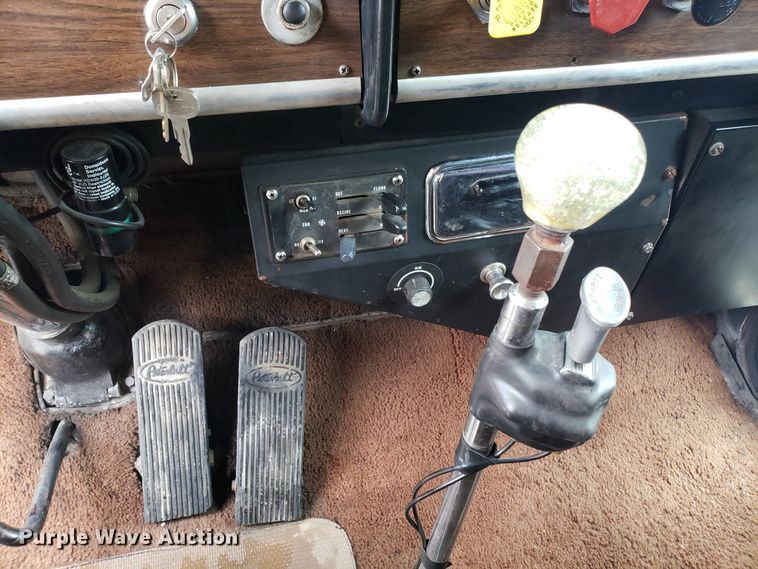 image for item EL9756 1979 Peterbilt 359 semi truck