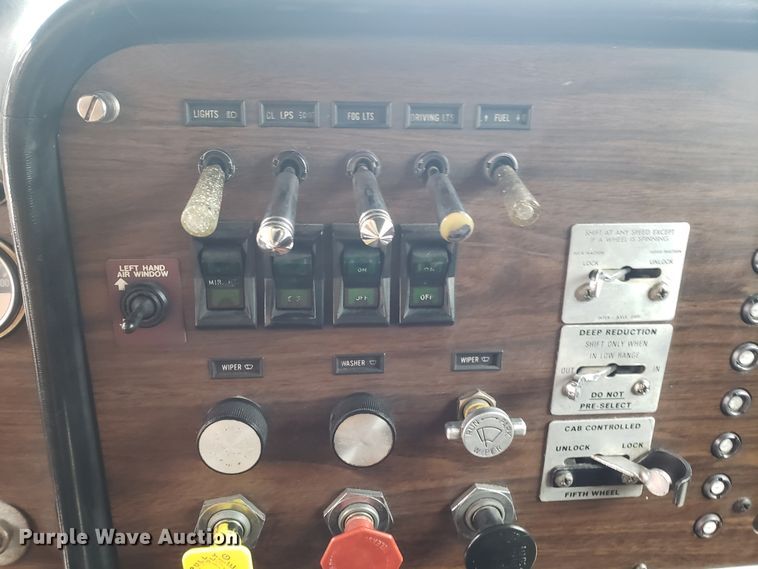 image for item EL9756 1979 Peterbilt 359 semi truck