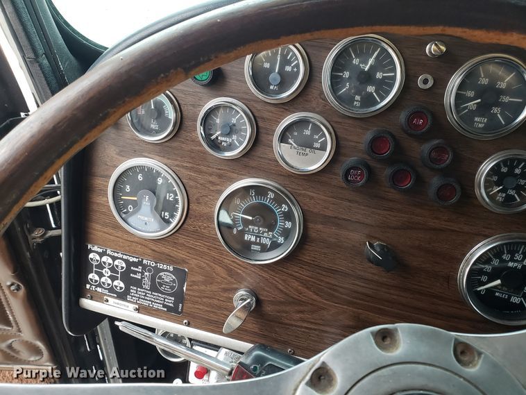 image for item EL9756 1979 Peterbilt 359 semi truck