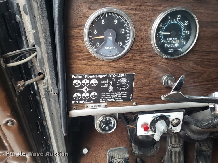 image for item EL9756 1979 Peterbilt 359 semi truck