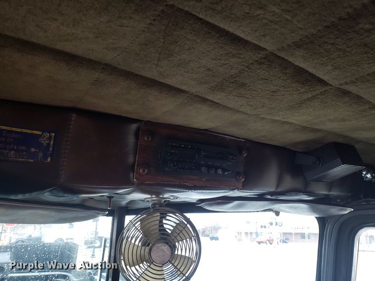 image for item EL9756 1979 Peterbilt 359 semi truck