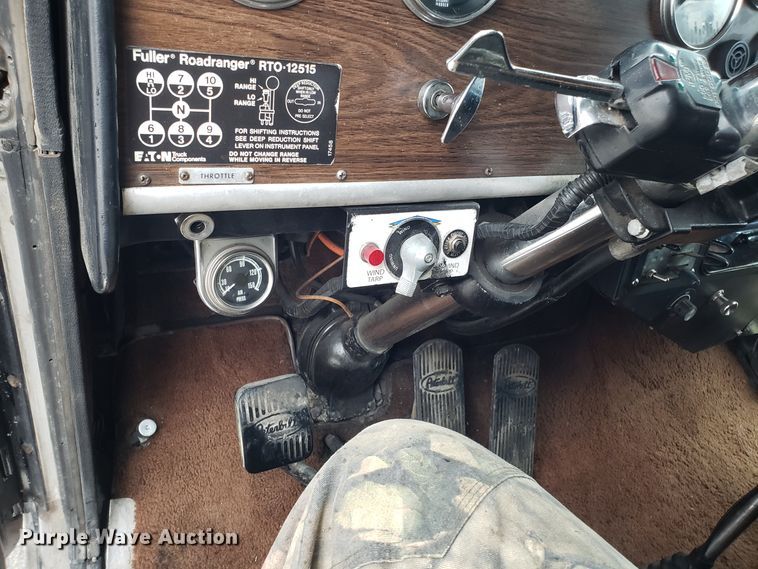 image for item EL9756 1979 Peterbilt 359 semi truck