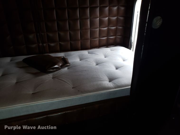 image for item EL9756 1979 Peterbilt 359 semi truck