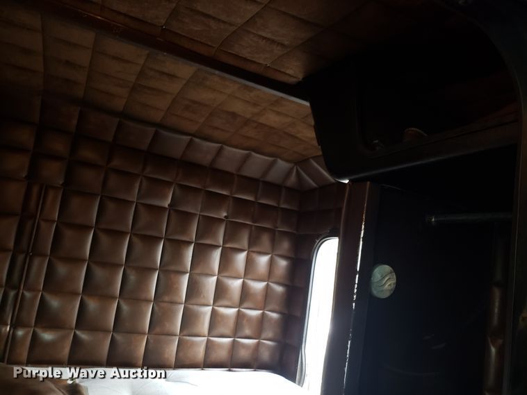 image for item EL9756 1979 Peterbilt 359 semi truck